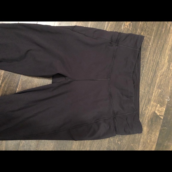 Lulu lemon leggings - Picture 2 of 4